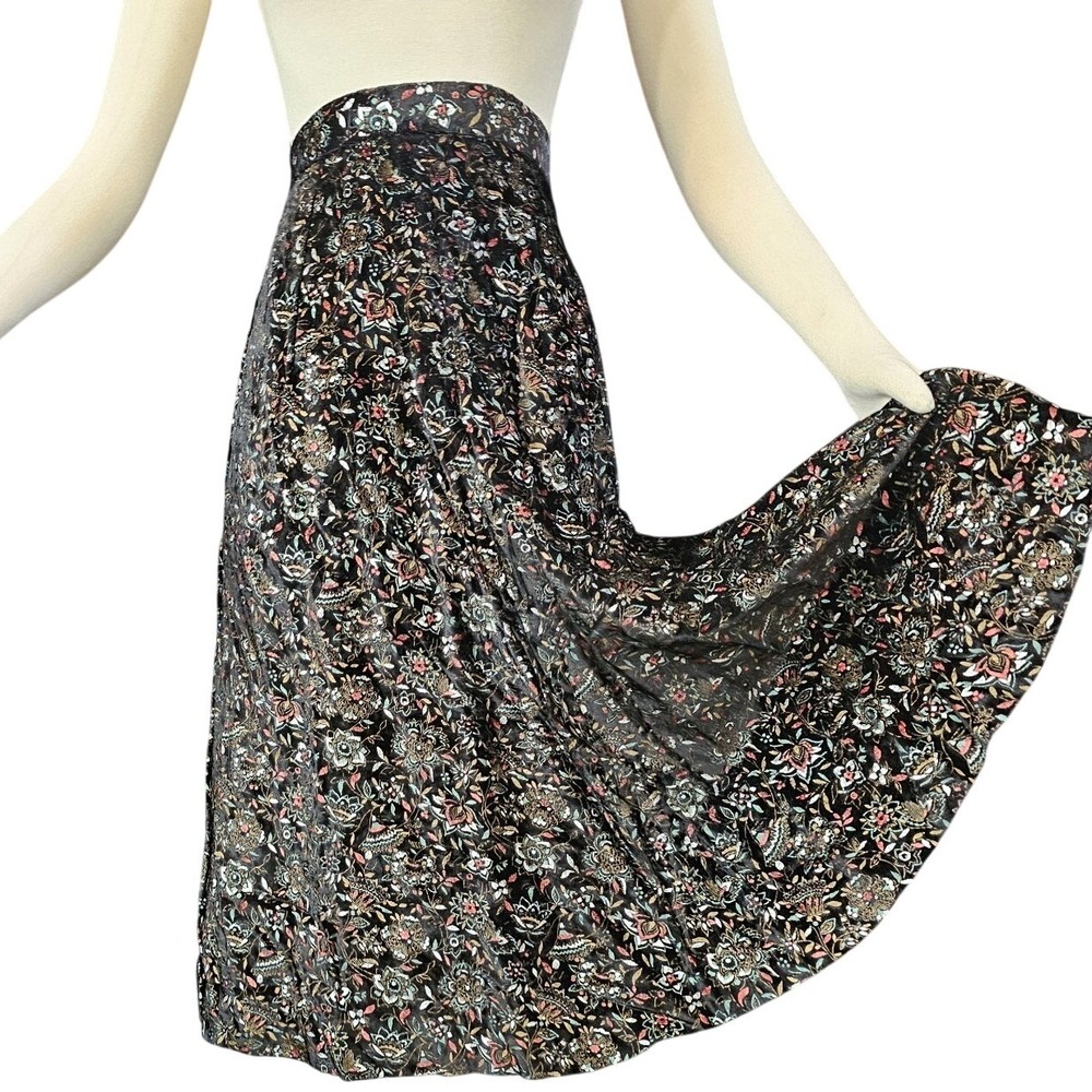 Vintage 1970s Skirt Velvety Black Floral Print A-line